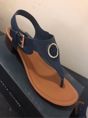 Tommy Hilfiger Navy and Tan Slingback Thong Sandals with Logo Medallion